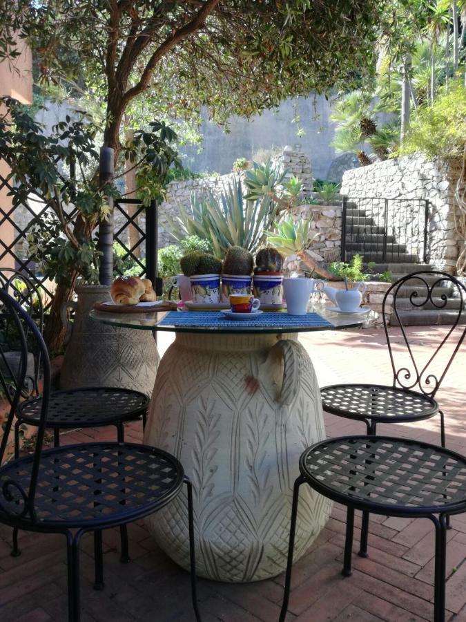 Grande Bed & Breakfast *
